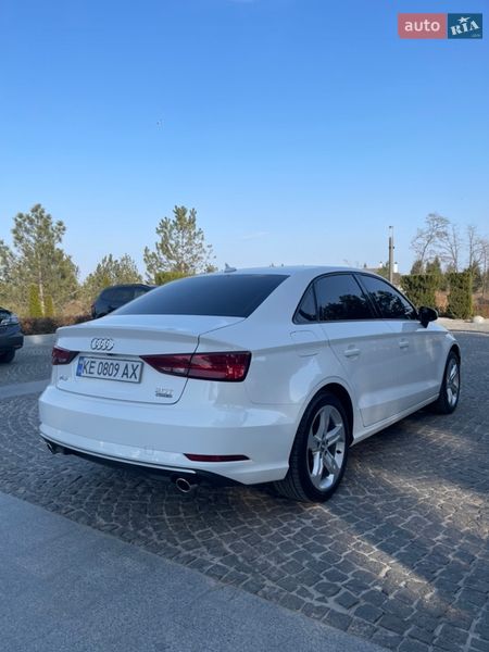Седан Audi A3 2018 в Днепре
