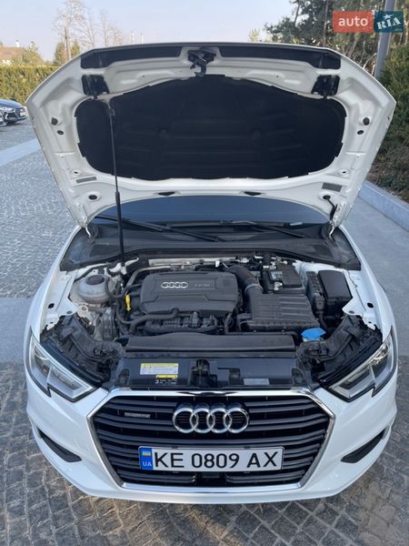 Седан Audi A3 2018 в Днепре