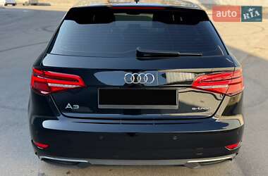 Хэтчбек Audi A3 2018 в Киеве