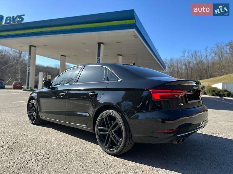 Седан Audi A3 2017 в Полтаве