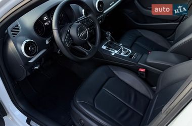 Седан Audi A3 2017 в Луцке