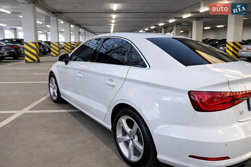 Седан Audi A3 2014 в Дубровице