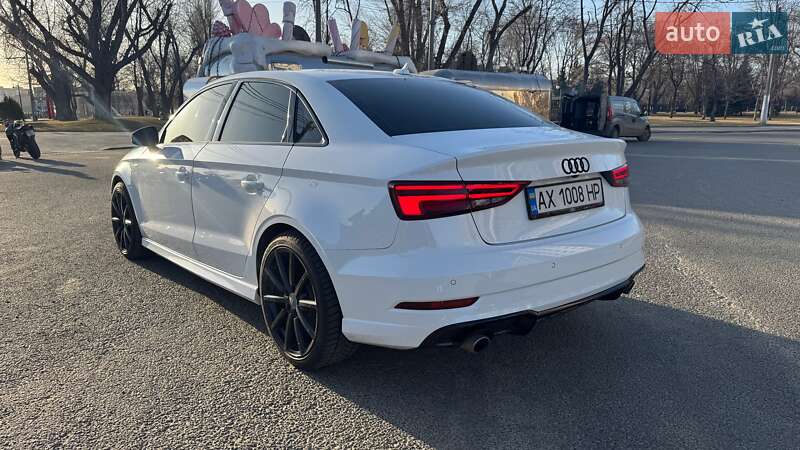 Седан Audi A3 2018 в Харькове