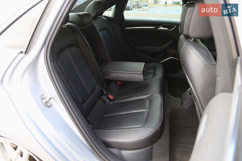 Седан Audi A3 2017 в Киеве