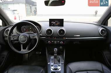 Седан Audi A3 2017 в Киеве