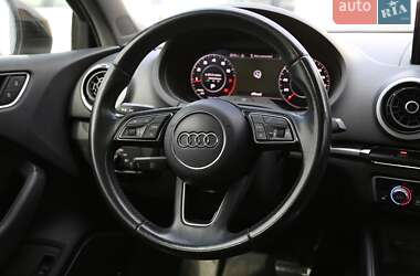 Седан Audi A3 2017 в Киеве