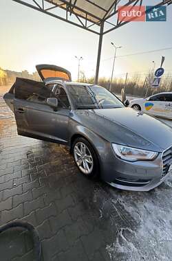 Хэтчбек Audi A3 2016 в Полтаве