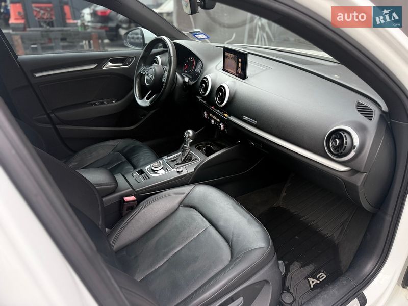 Седан Audi A3 2018 в Львове