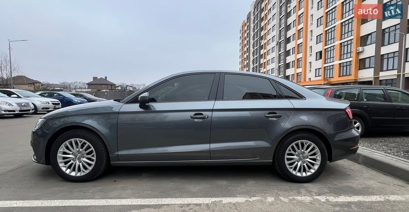 Седан Audi A3 2016 в Киеве