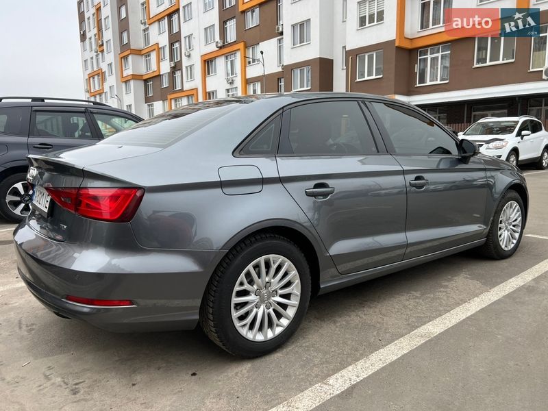 Седан Audi A3 2016 в Киеве