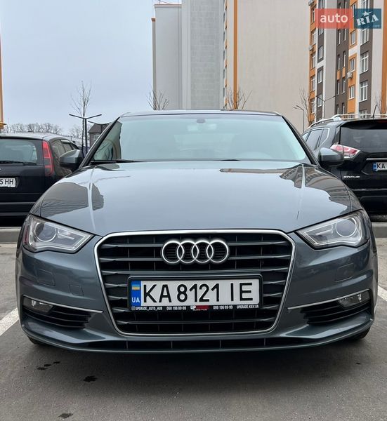 Седан Audi A3 2016 в Киеве