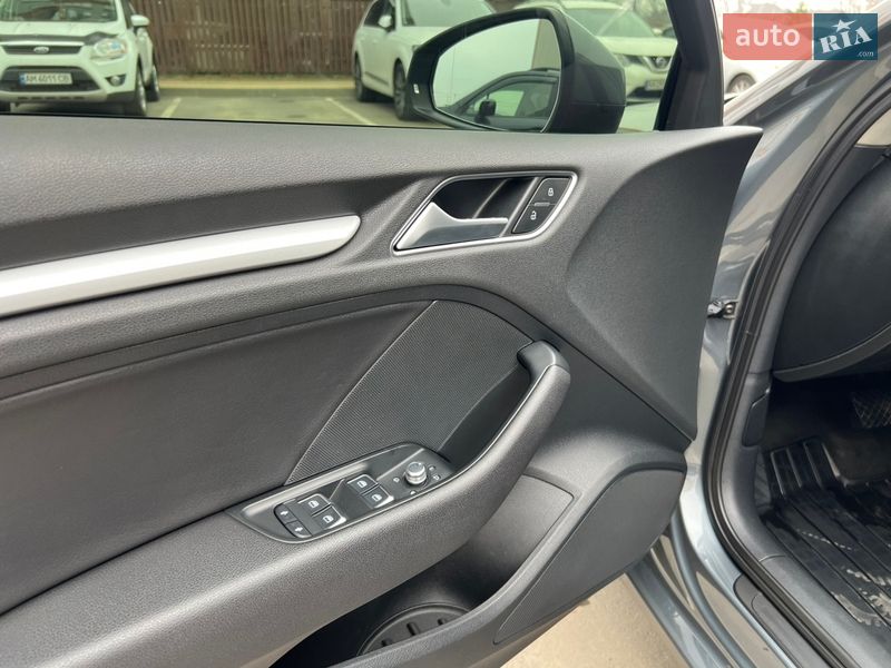 Седан Audi A3 2016 в Киеве