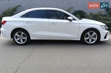 Седан Audi A3 2021 в Гатном