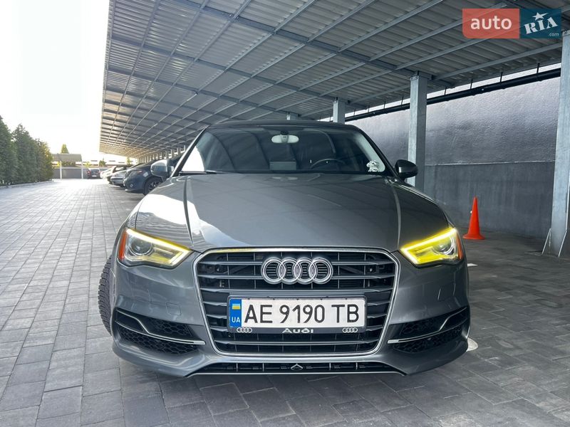 Седан Audi A3 2014 в Дніпрі