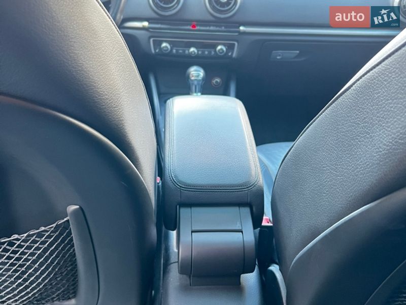 Седан Audi A3 2014 в Дніпрі