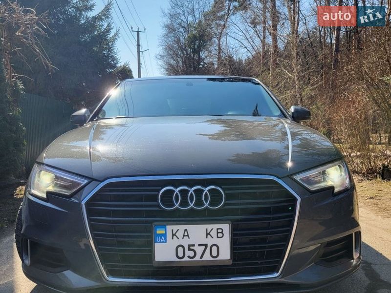 Седан Audi A3 2017 в Киеве