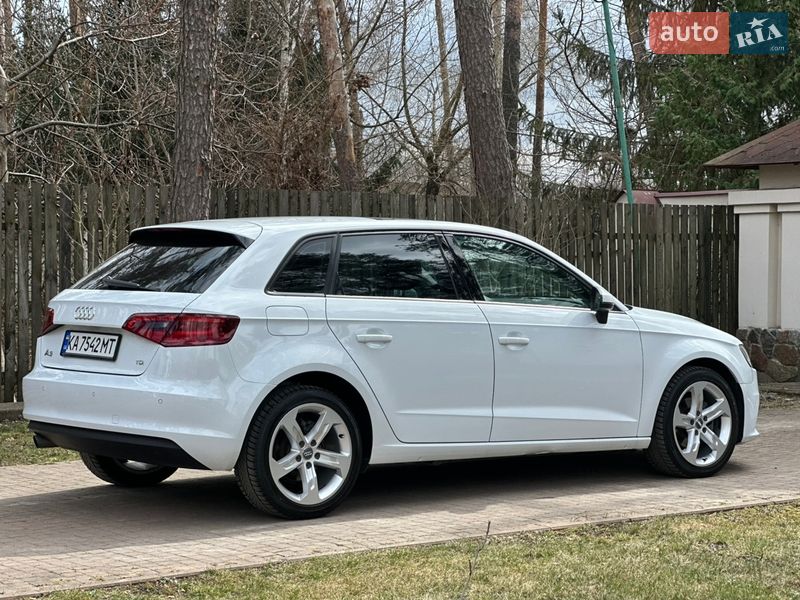 Хэтчбек Audi A3 2015 в Киеве