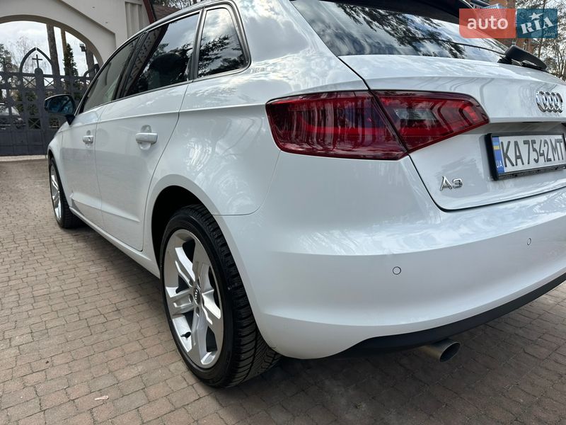 Хэтчбек Audi A3 2015 в Киеве