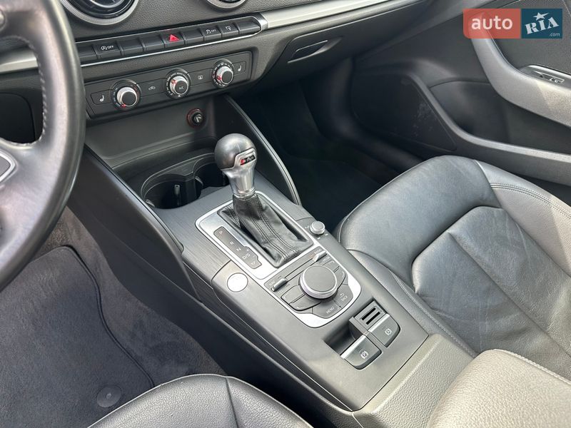 Хэтчбек Audi A3 2015 в Киеве