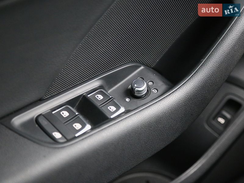 Седан Audi A3 2017 в Киеве фото 29 Седан Audi A3 2017 в Киеве