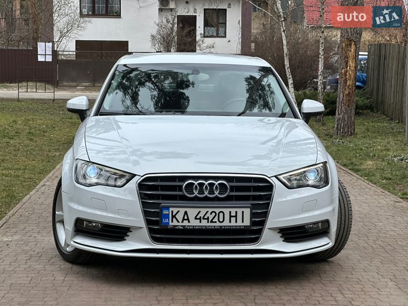 Седан Audi A3 2013 в Киеве