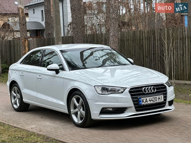Седан Audi A3 2013 в Киеве