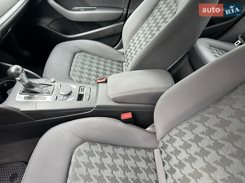 Седан Audi A3 2013 в Киеве