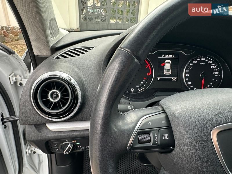 Седан Audi A3 2013 в Киеве