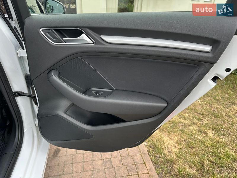 Седан Audi A3 2013 в Киеве