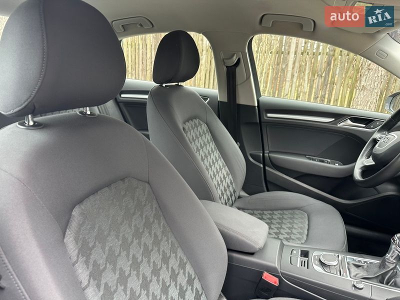 Седан Audi A3 2013 в Киеве