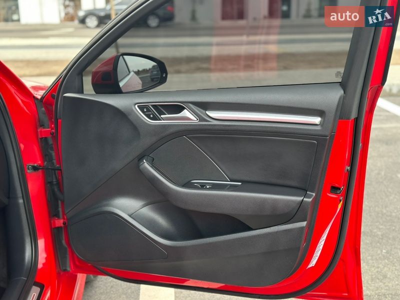 Седан Audi A3 2017 в Рівному