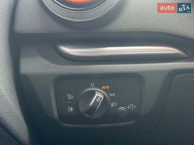 Седан Audi A3 2017 в Рівному