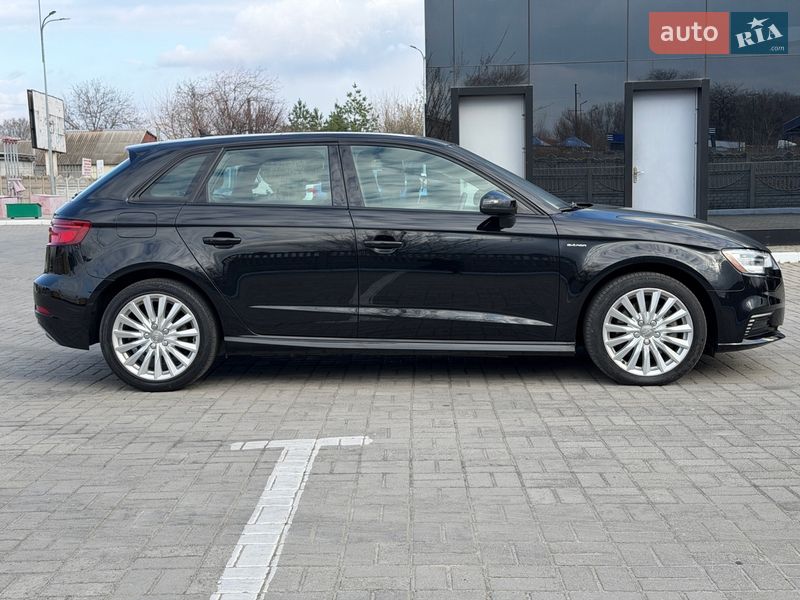 Хэтчбек Audi A3 2016 в Запорожье