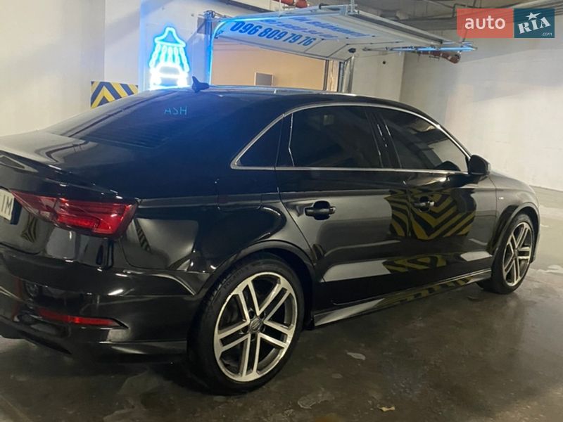 Седан Audi A3 2017 в Киеве