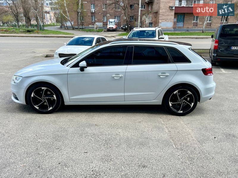 Хэтчбек Audi A3 2015 в Харькове