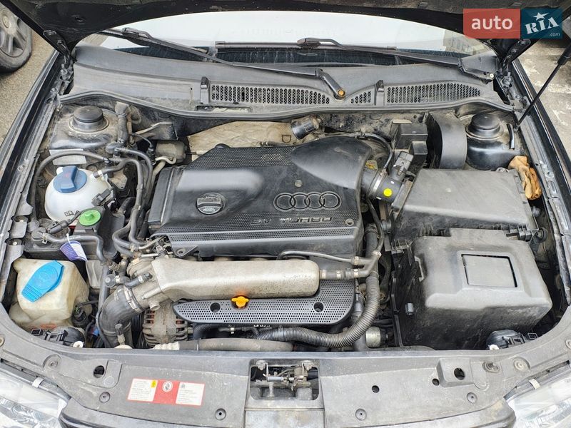 Хэтчбек Audi A3 2000 в Вишневом