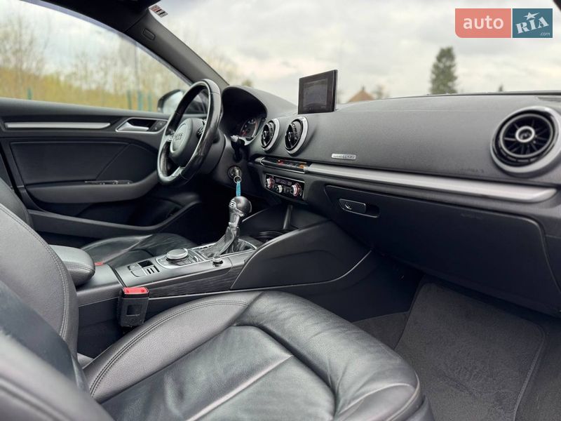 Седан Audi A3 2016 в Дрогобичі
