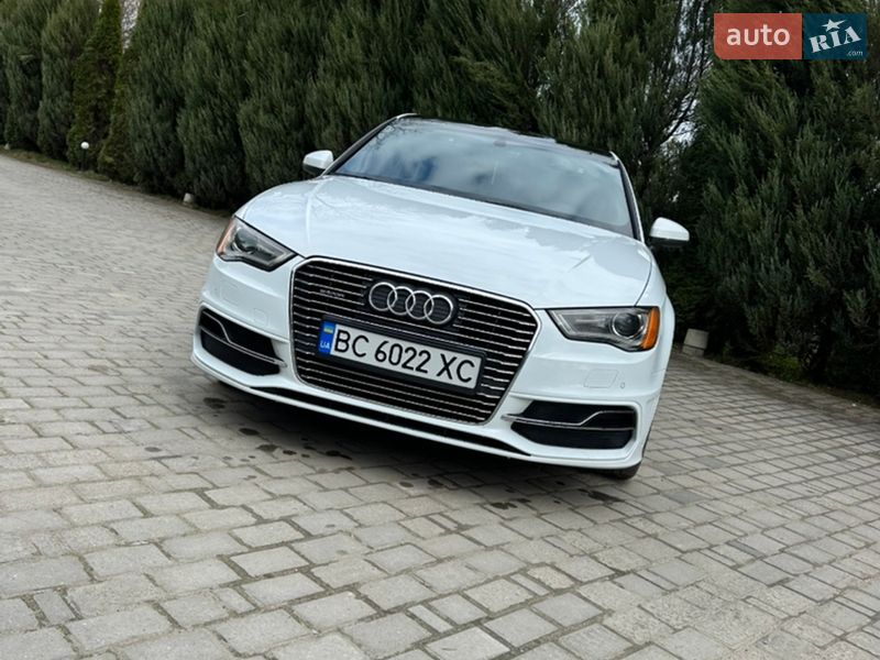 Хэтчбек Audi A3 2015 в Самборе