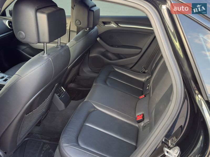 Седан Audi A3 2016 в Львові
