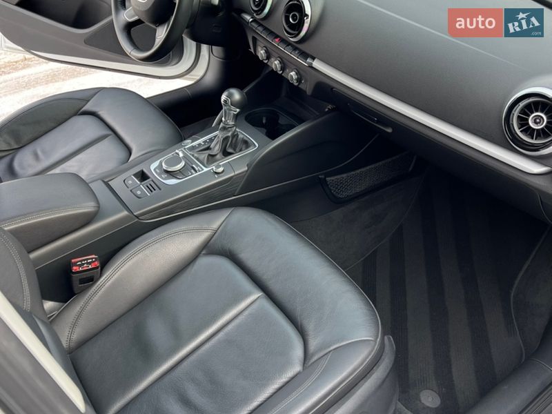 Седан Audi A3 2016 в Фастове