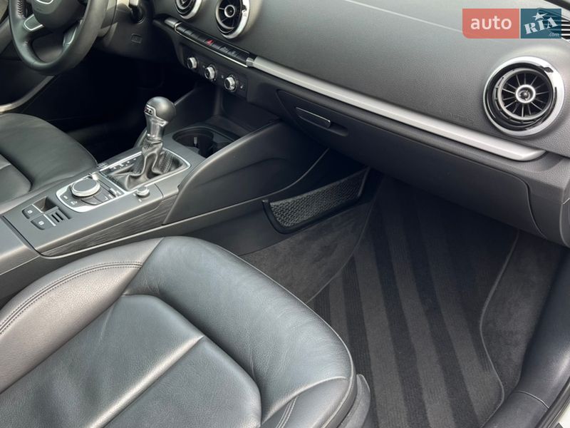 Седан Audi A3 2016 в Фастове