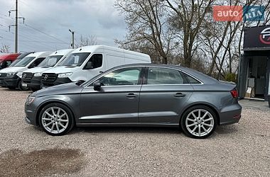 Седан Audi A3 2015 в Ровно