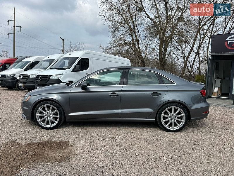 Седан Audi A3 2015 в Ровно