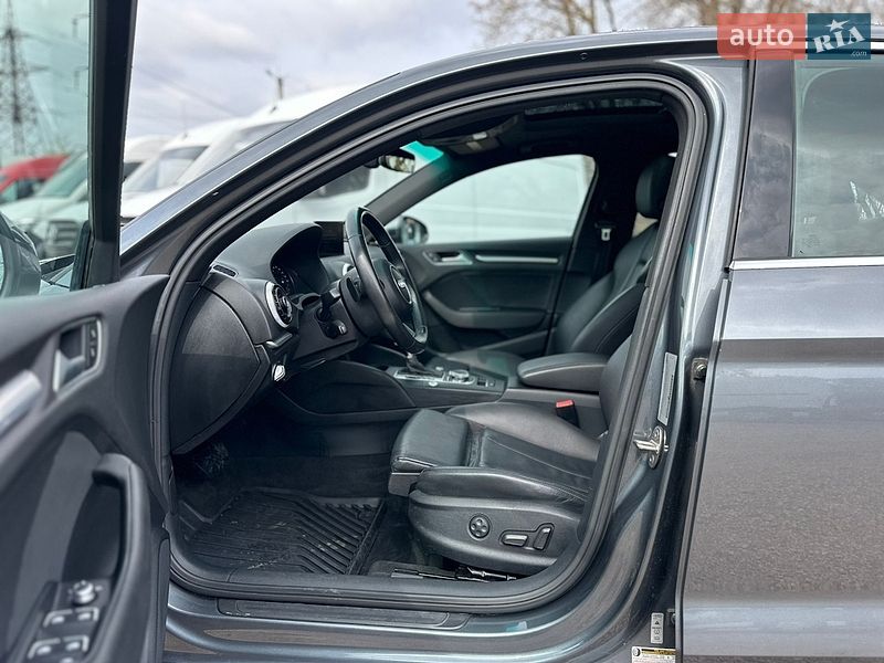 Седан Audi A3 2015 в Ровно