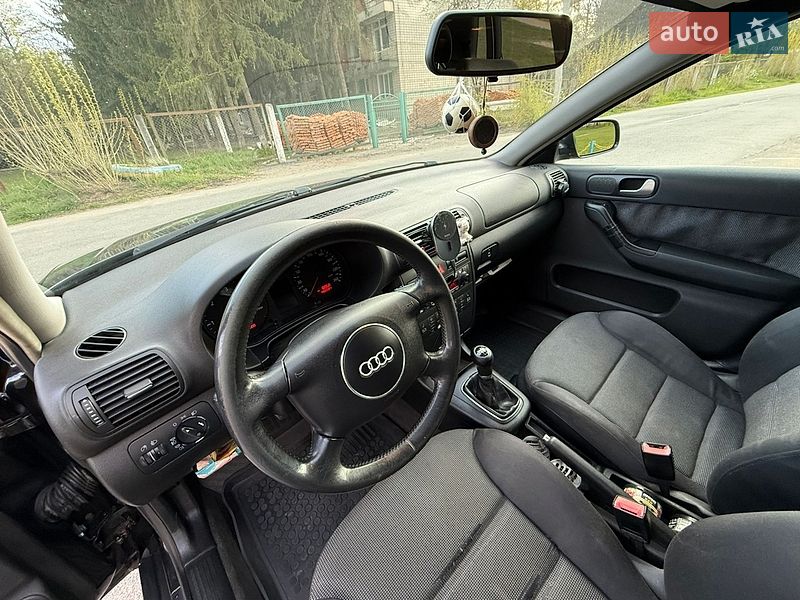 Хетчбек Audi A3 2002 в Ладижині