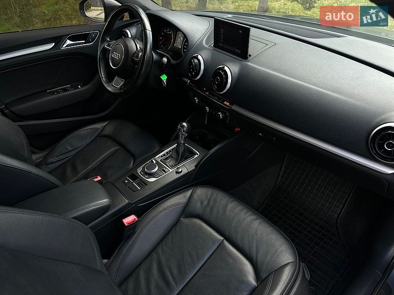 Седан Audi A3 2016 в Львові