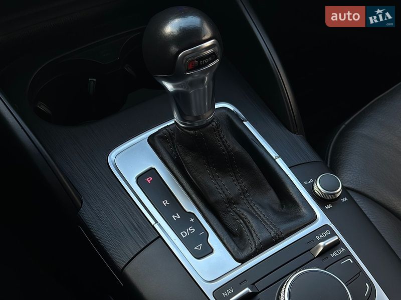 Седан Audi A3 2016 в Львові