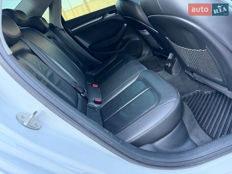 Седан Audi A3 2015 в Одессе