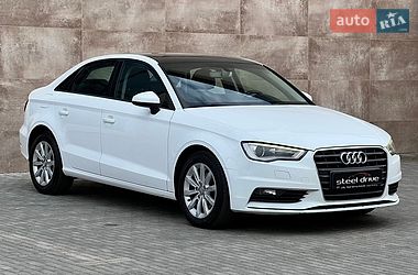 Седан Audi A3 2015 в Николаеве