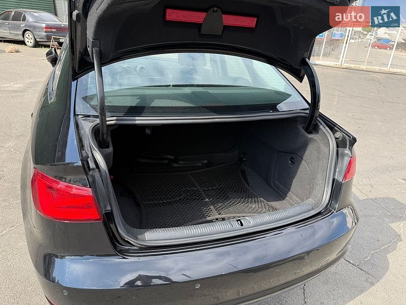 Седан Audi A3 2015 в Одессе